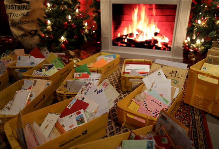 Weihnachtspostämter in Niedersachsen erhalten erste Wunschzettel Die ersten Briefe sind schon da – dabei haben die Außenstellen von Weihnachtsmann, Christkind und Nikolaus noch gar nicht offiziell geöffnet.