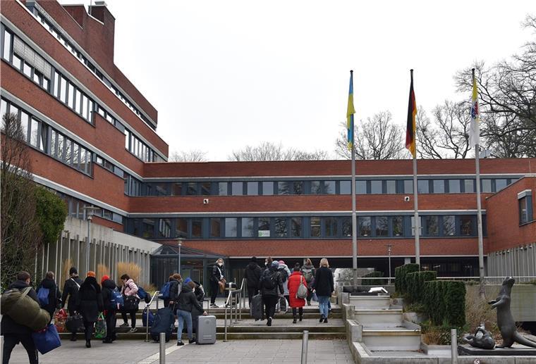 Die ersten Flüchtlinge aus der Ukraine sind im Landkreis Rotenburg angekommen.