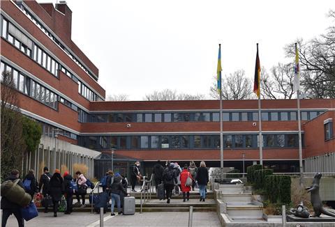 Die ersten Flüchtlinge aus der Ukraine sind im Landkreis Rotenburg angekommen.