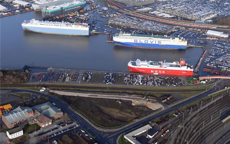 Bremerhaven: BLG erweitert Autoterminal am Osthafen Die Erweiterungsfläche liegt auf einer Brache am Osthafen.