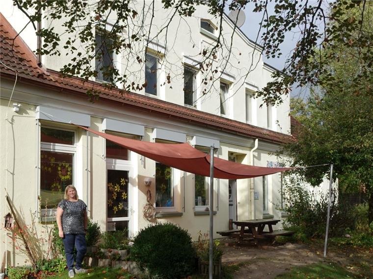 Krippe in Appeln wird erst im November fertig Die Erzieherinnen betreuen die neue Krippengruppe erst einmal in Frelsdorf, weil sich die Umbauarbeiten am Gebäude in Appeln (Foto) verzögern. Vermutlich im November steht der Umzug an. Annika Strüwing wird dann die Leiterin in Appeln.