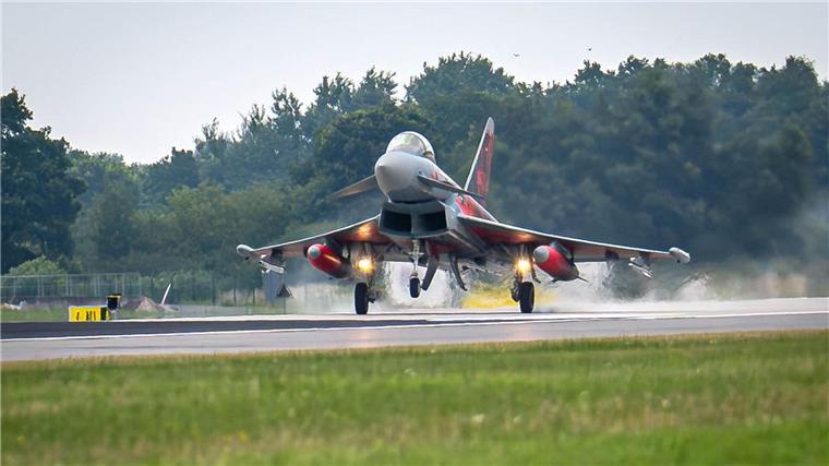 „Geiles Gefühl“ - Eurofighter landen wieder in Ostfriesland Die Eurofighter sind nach mehr als drei Jahren zurück in Ostfriesland.