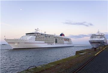 Kreuzfahrtschiffe auf der Weser