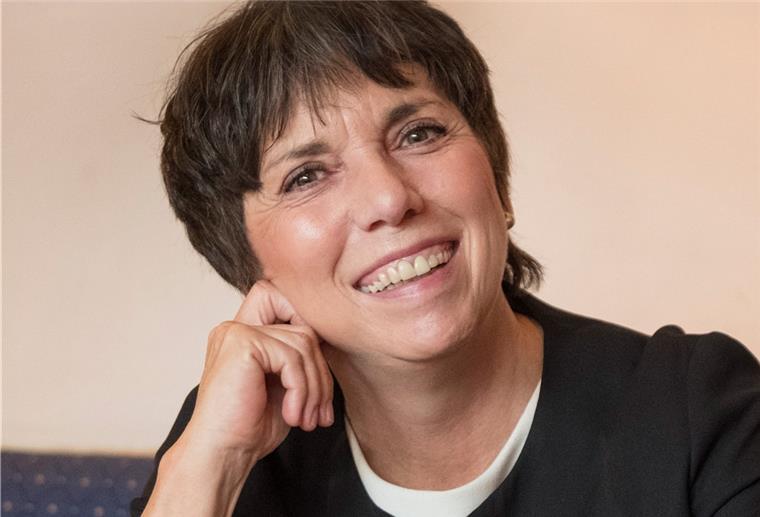 Käßmann: Oma-Rolle offensiv interpretieren Die evangelische Theologin Margot Käßmann war online bei den Wilstedter Landfrauen zu Gast. Sie berichtete von ihrer eigenen Rolle als Großmutter in der Familie und warb dafür, diese Funktion offensiver zu interpretieren.
