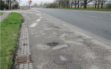 Die Fahrbahn auf der Weserstraße in Bremerhaven soll saniert werden.