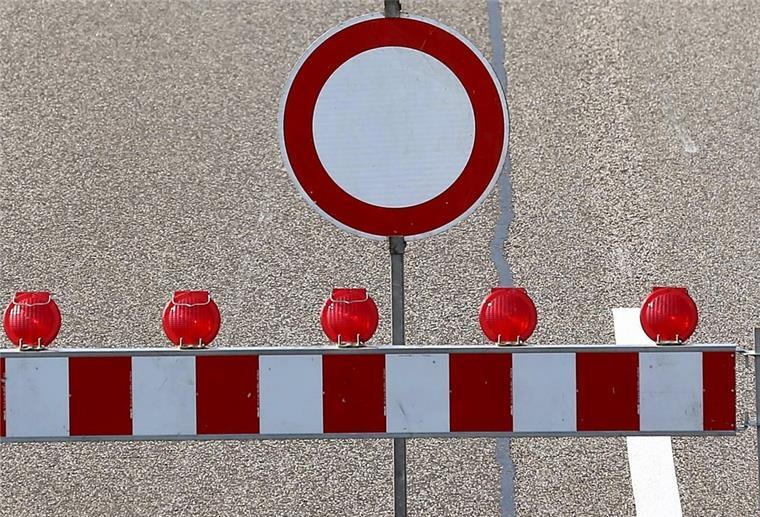 Bremerhaven: Deichstraße für mehrere Tage gesperrt Straßensperrung