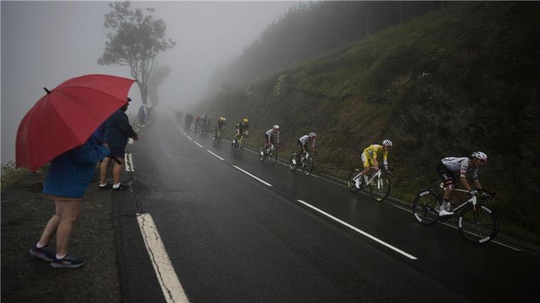Die Fahrer auf der 14. Etappe der Tour de France.