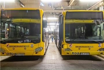 Die Fahrzeuge von Bremerhaven Bus bleiben am Streiktag der Busfahrer in der Halle