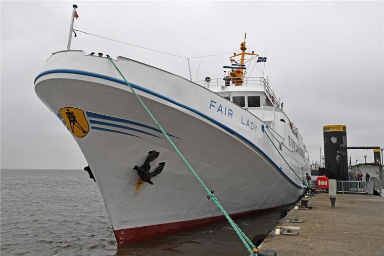 Die "Fair Lady" ist am Donnerstag für die Saison 2018 ein letztes Mal von Bremerhaven nach Helgoland gefahren.