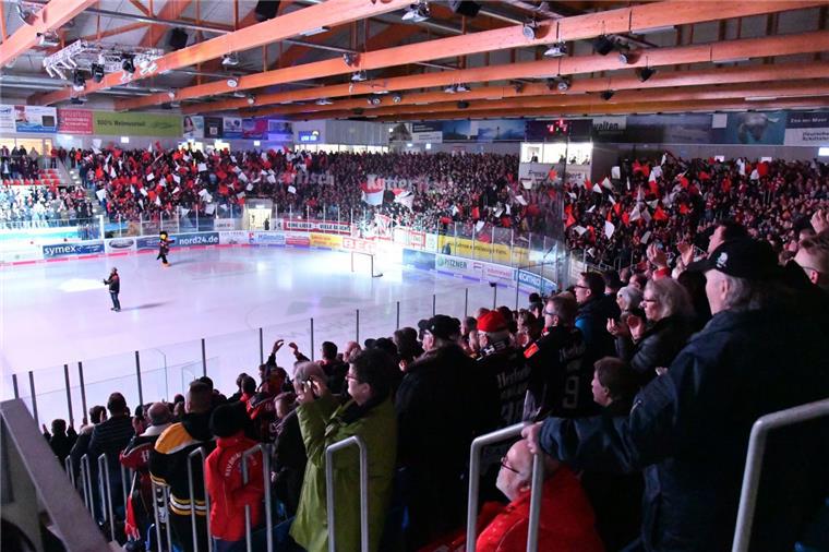 So planen die Fischtown Pinguins ihren Saisonkarten-Verkauf Die Fans der Fischtown Pinguins können sich bald wieder in Bremerhaven mit Saisonkarten eindecken.