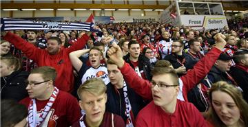 Die Fans der Fischtown Pinguins sind heiß auf die Heimspiele ihrer Lieblinge.