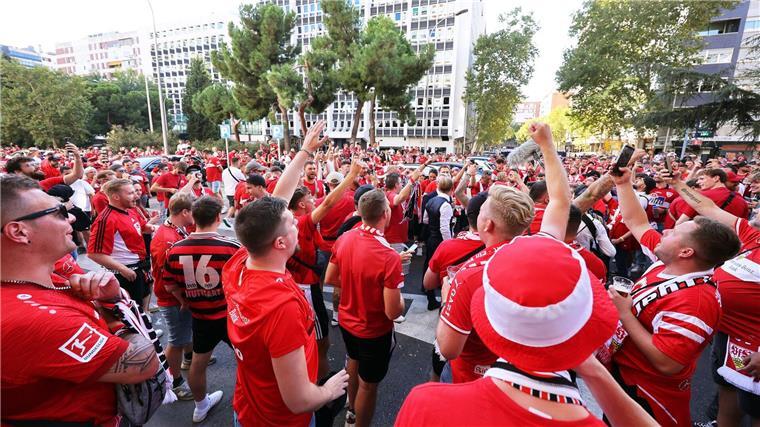 Rüdiger vermiest Stuttgarts Rückkehr in die Königsklasse Die Fans des VfB Stuttgart feiern die Rückkehr auf die Königsklassen-Bühne.