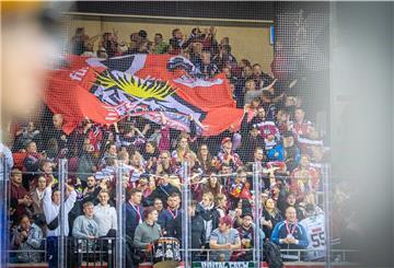 Die Fans dürfen zurück in die Eisarena. Aber ganz so wie früher wird es zunächst nicht.