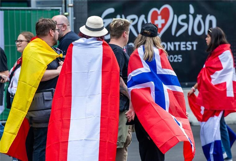 Gespanntes Warten auf Start des ESC-Finales Die Fans fiebern mit.