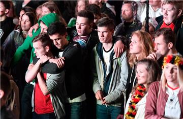 Die Fans mussten lange auf den Sieg der deutschen Elf warten.