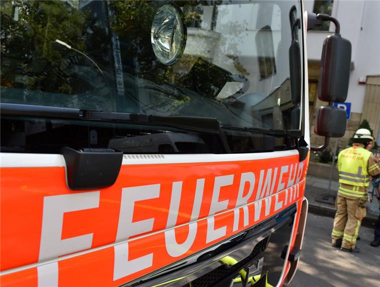 Der Sturm hält die Feuerwehr in Bremerhaven auf Trab Die Feuerwehr Bremerhaven musste am Samstag zwischen 9.24 Uhr und 20.05 Uhr zu 18 Einsätzen ausrücken.