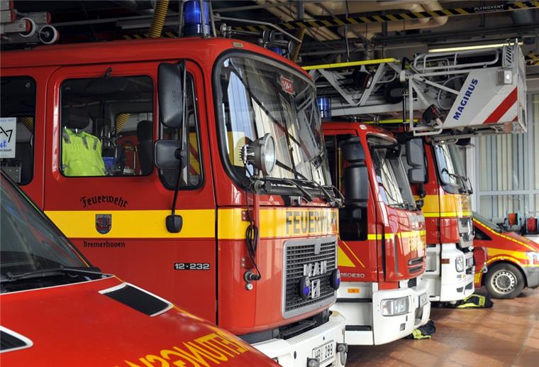 Gasbrenner verursacht Brand in Gartenlaube Die Feuerwehr Bremerhaven musste innerhalb wenigerTage mehrfach zu Bränden nach Gasbrenner-Nutzung im gleichen Wohngebiet ausrücken.