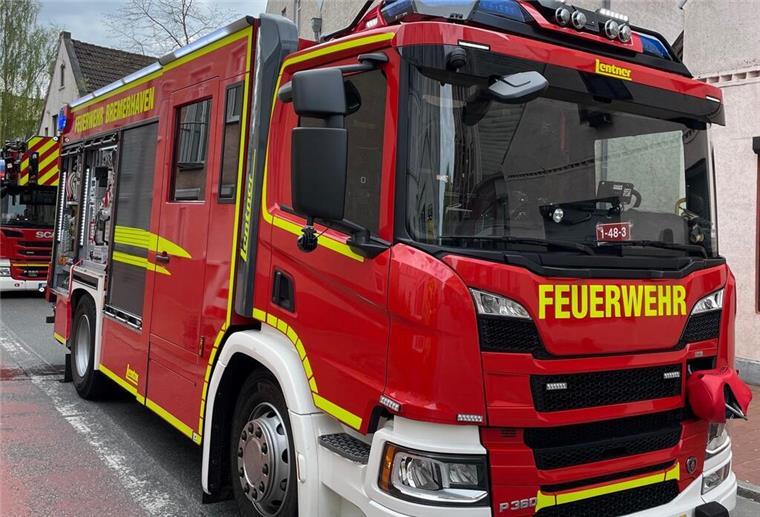 Angebranntes Essen löst Feuerwehreinsatz aus Die Feuerwehr Bremerhaven war mit insgesamt 22 Einsatzkräften vor Ort.