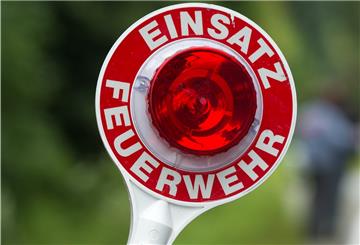 Die Feuerwehr musste in Lehe ein brennendes Auto löschen.
