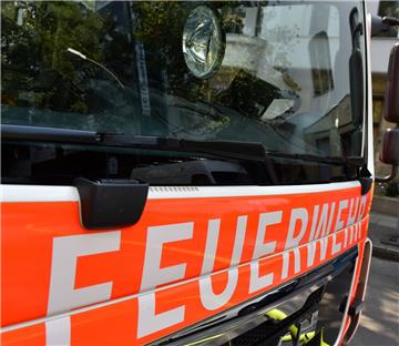 Die Feuerwehren Rodenkirchen und Schwei waren mit insgesamt 51 Einsatzkräften vor Ort.
