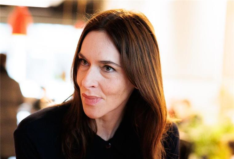 Vom Netflix-Keller ins Rampenlicht: Kim Riedle wird ARD-Cop „Die Figuren, die ich spiele, haben schon gemein, dass sie alle irgendwie eine große Kraft und gleichzeitig eine große Fragilität haben.“