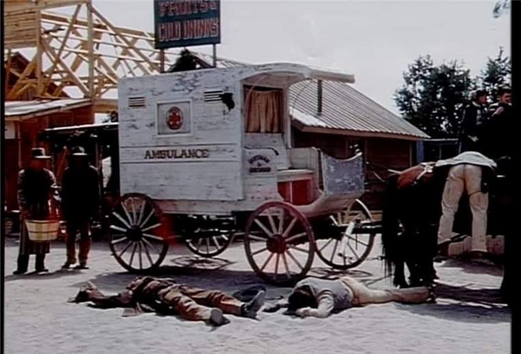 Film-Kutsche lockt vors Beerster Landschulheim Die Filmsezene, in der die Kutsche ihren großen Auftritt hatte.