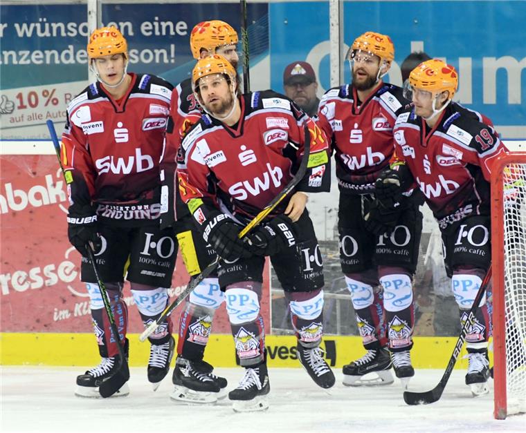 Pinguins wollen die Ice Tigers zähmen Die Fischtown Pinguins habe gute Chancen, wie im Vorjahr in die Playoffs der Deutschen Eishockey-Liga einzuziehen.
