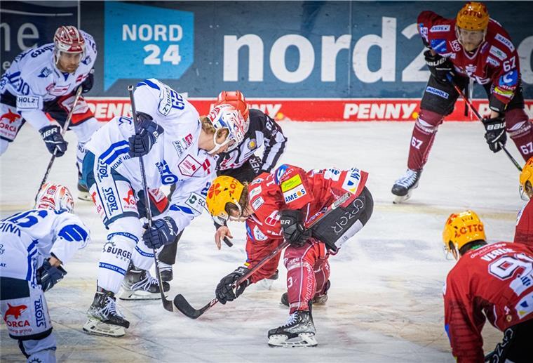 Pinguins gelingt der Doppelpack Die Fischtown Pinguins haben auch das zweite Duell innerhalb von 24 Stunden gegen die Schwenninger Wild Wings gewonnen.