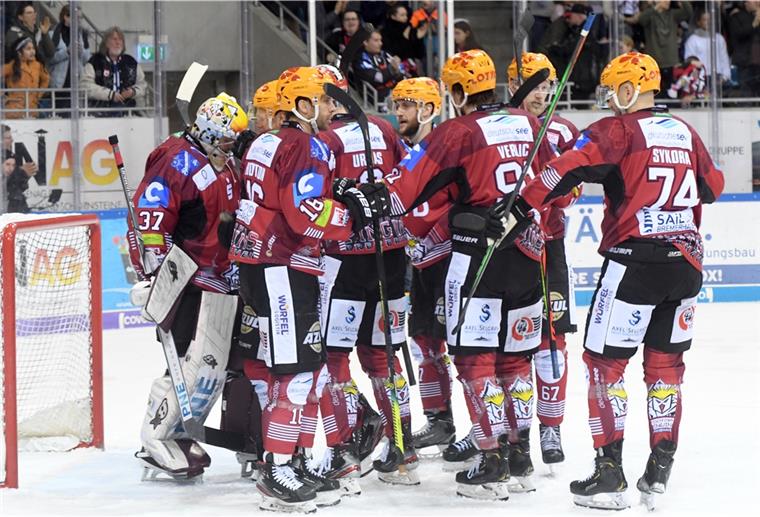 Die Fischtown Pinguins müssen in den Playoffs gegen Straubing ran. Doch möglicherweise könnte die komplette Meisterrunde wegen des Coronavirus abgesagt werden.
