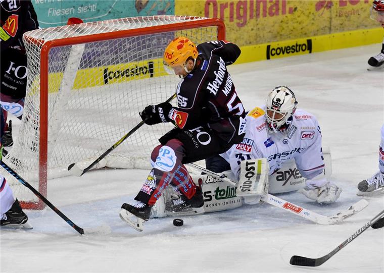 Das ist los am Wochenende in Bremerhaven und umzu Die Fischtown Pinguins spielen am Freitag in der Eisarena - außerdem gibt es am Sonnabend um 15 Uhr eine Autogrammstunde beim EWW-Weihnachtsbasar in Leherheide.