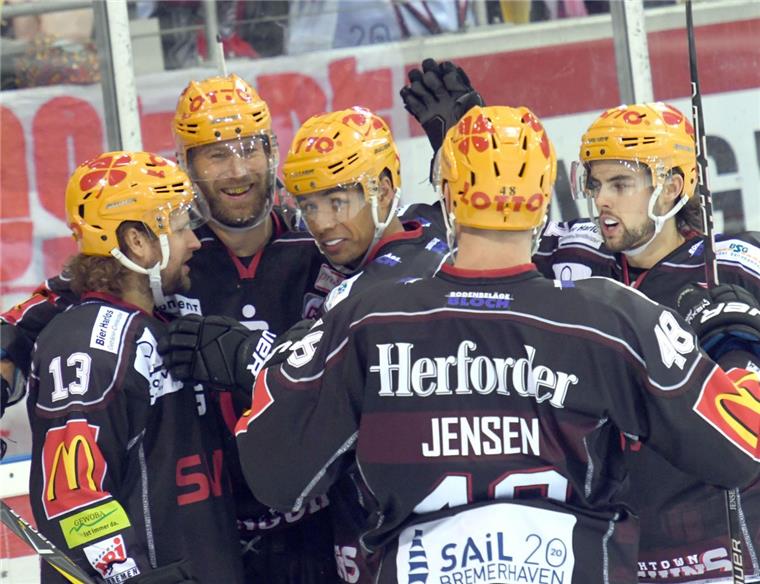 Die Fischtown Pinguins würden nur allzu gerne wieder in die Playoffs der DEL einziehen. Doch der Weg ist noch weit.