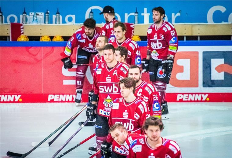 Skandal-Entscheidung bringt Pinguins um Sieg Die Fischtown Pinguins zeigten eine starke Leistung in Straubing, wurden von den Schiedsrichtern aber um den verdienten Lohn gebracht.