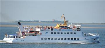 Die "Flipper" holte auf Neuwerk gestrandete Urlauber zurück nach Cuxhaven.
