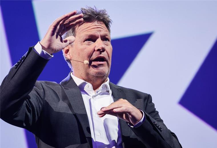 Habeck: Förderung für Wärmepumpen wird immer mehr angenommen Die Förderung für die Wärmepumpe werde mehr und mehr angenommen, so Robert Habeck.