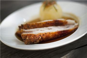 Die Forderung der CDU nach Schweinefleisch in öffentlichen Kantinen sorgt gerade im Netz für große Aufregung. 