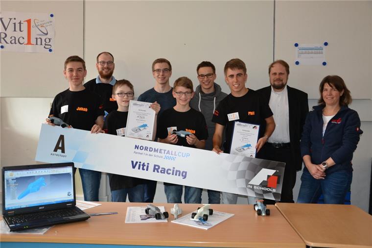 Zeven: Team "Viti Racing" ist zufrieden mit erster Formel 1-Saison Die Formel 1-AG „Viti Racing“ des St.-Viti-Gymnasiums Zeven hat sich mit einer Präsentation und kleinen Geschenken bei ihren Sponsoren bedankt.