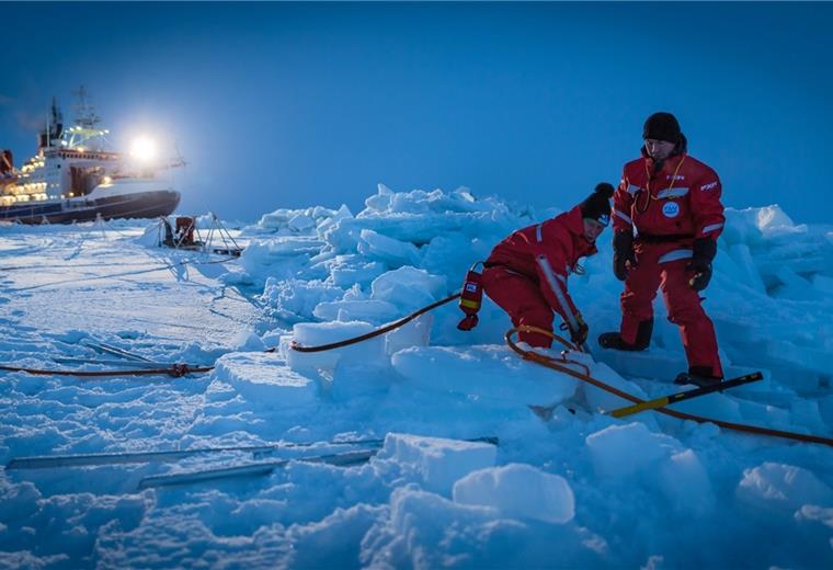 „Polarstern II“: Gestoppte Ausschreibung als Chance Die Forscher an Bord der „Polarstern“ erleben gerade bei der „MOSAiC“-Expedition, wie dynamisch das Eis in der Arktis ist. Ein neuer Eisbrecher muss dafür gerüstet sein, sagen die Verantwortlichen des AWI.