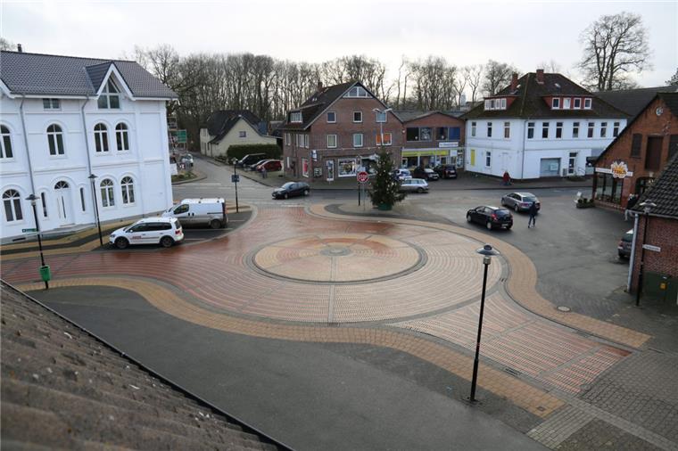 Hagen: Immer noch kein Schuldiger für die Piazza-Baumängel Die Frage, wer die Schuld an den Baumängeln an der Hagener Piazza trägt, ist weiter offen. Das Gericht benötigt Zeit, die Anlieger leiden weiter unter dem maroden Platz.