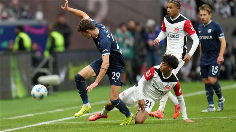 Dortmund schlägt Leipzig - Kiel feiert Premierensieg Die Frankfurter erwischen gegen Bochum einen Traumstart.