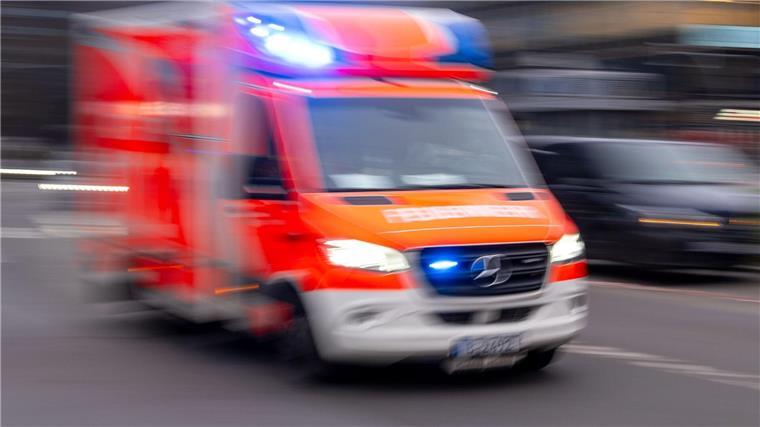 Die Frau ist mit schweren Verletzungen in ein Krankenhaus gekommen. (Symbolbild)