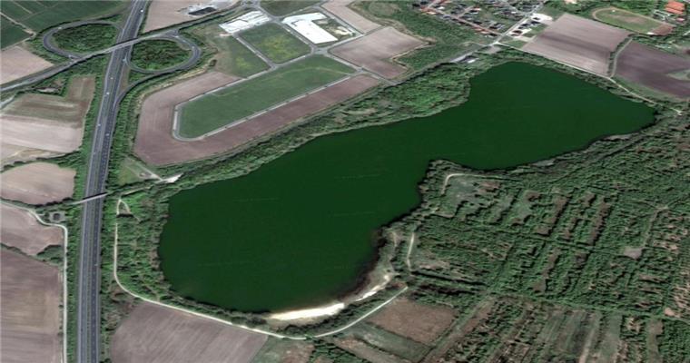 Stoteler See: Vermisster Schwimmer tot geborgen Die Freiwillige Feuerwehr hat den Leichnam des vermissten Cuxhaveners aus dem Stoteler See geborgen.