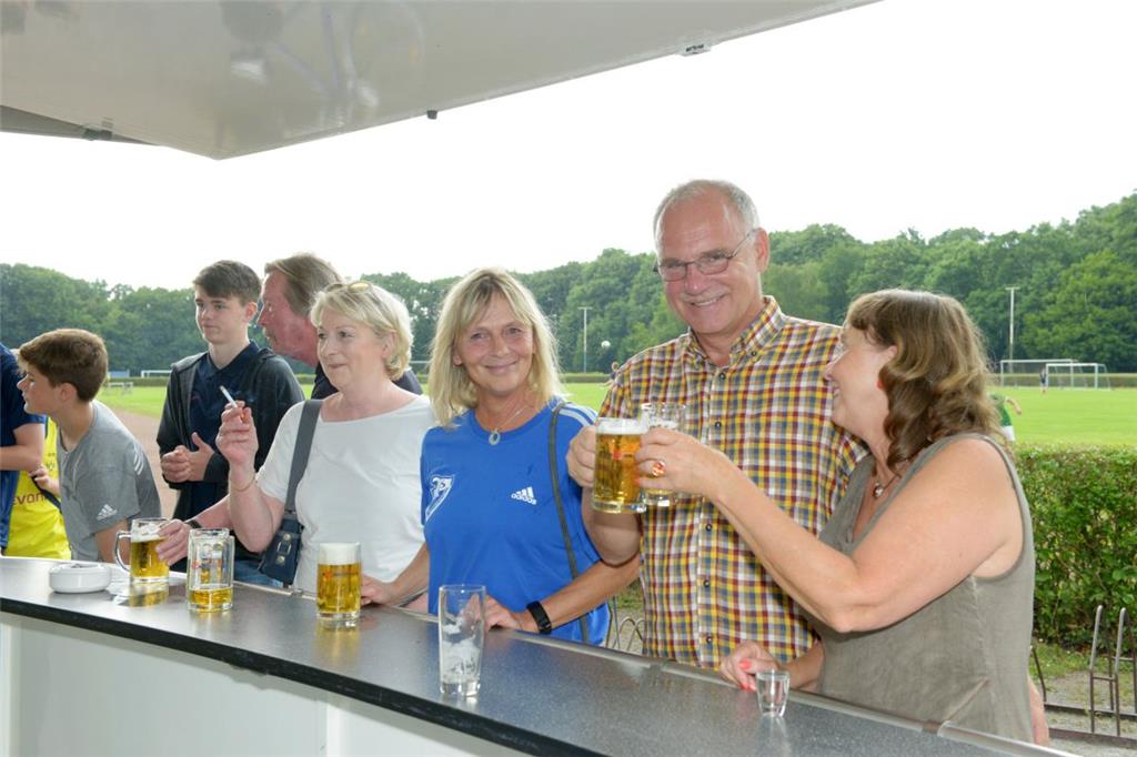 Die Freude nach der DFB-Pokal-Auslosung bei der Leher TS war groß. Foto: Schimanke