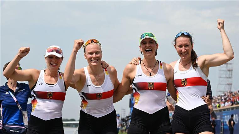 Imposanter Schlussakt: Frauen-Doppelvierer bejubelt Coup Die Freude über Bronze war im Frauen-Doppelvierer groß.
