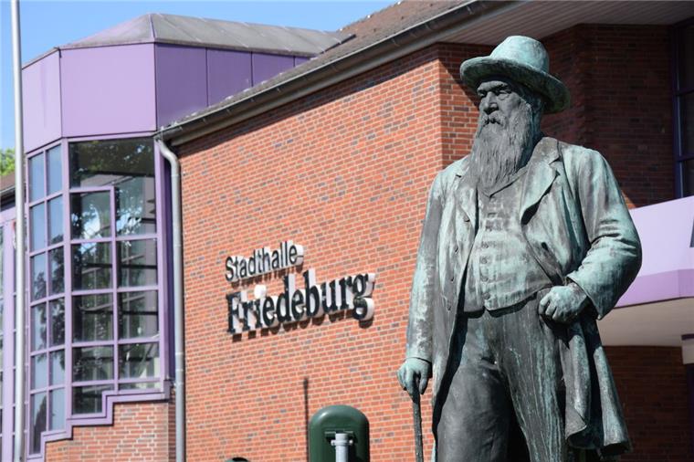 Nordenham: Gutachten für Friedeburg und Jahnhalle geplant Die Friedeburg (Foto) und die Jahnhalle sollen auf den Prüfstand.