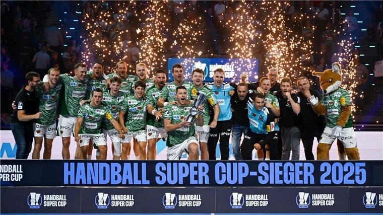 Supercup als gutes Omen: Füchse schon wieder im Titel-Modus Die Füchse Berlin feiern den ersten Titel in der 60. Bundesligasaison.
