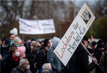 Die für Samstag geplanten „Querdenken“-Demos bleiben verboten.