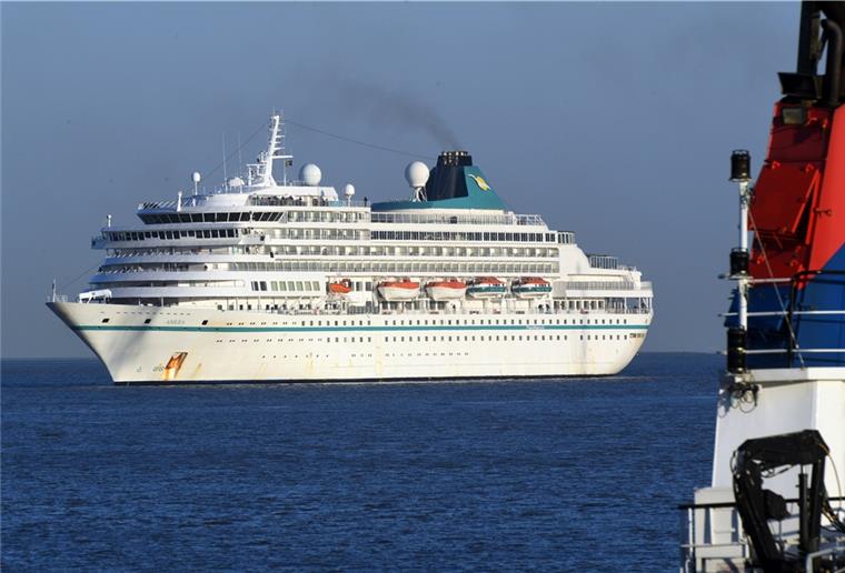 Gäste der „Amera“ sammeln für die Crew Die Gäste der „Amera“ haben Geld für die Crew gesammelt. Foto Scheer