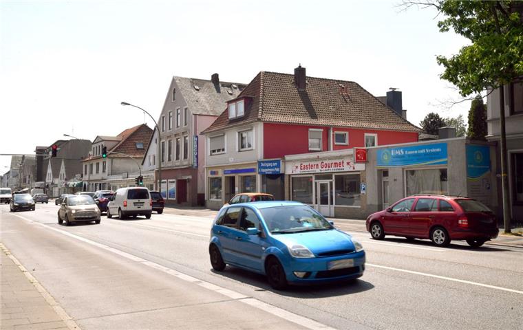 Bremerhaven: Neuer Investor will Wulsdorf beleben Die Gebäude an der Weserstraße 74 bis 84 in Bremerhaven sollen für den Bau einer neuen Ortsteilmitte in Wulsdorf abgerissen werden.
