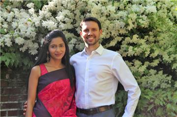 Die gebürtige Inderin Ramya Nair und der gebürtige Russe Sergej Deutsch leben in den USA und feiern nun ihre indische Hochzeit in Nordenham.