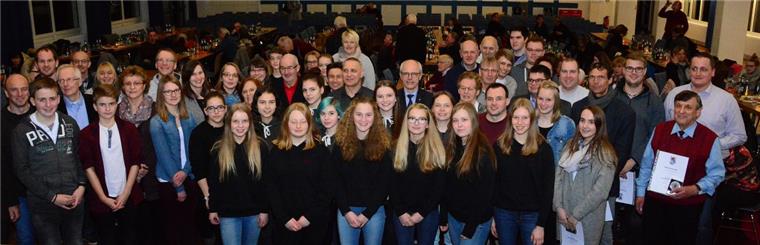 Rotenburg: 150 Sportler aus dem Landkreis ausgezeichnet Die geehrten Sportler aus dem Nordteil des Landkreises Rotenburg stellten sich zu einem Erinnerungsfoto auf.